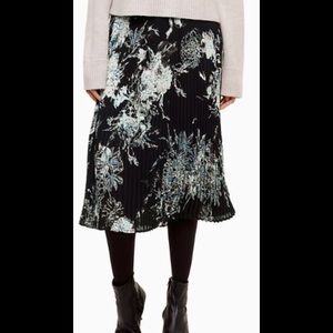Aritzia Babaton Jude skirt black floral pattern XS